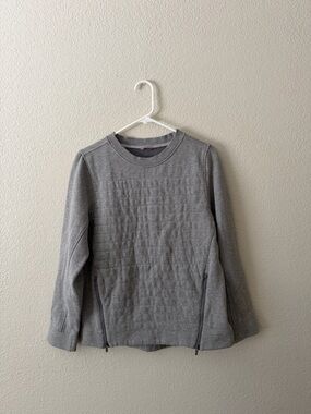 Lululemon women’s grey be true quilted sweatshirt size 6